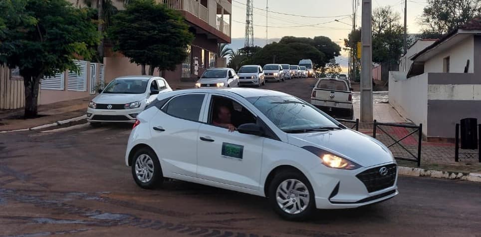 Prefeitura de Ariranha do Ivaí apresenta frota de veículos adquiridos à população