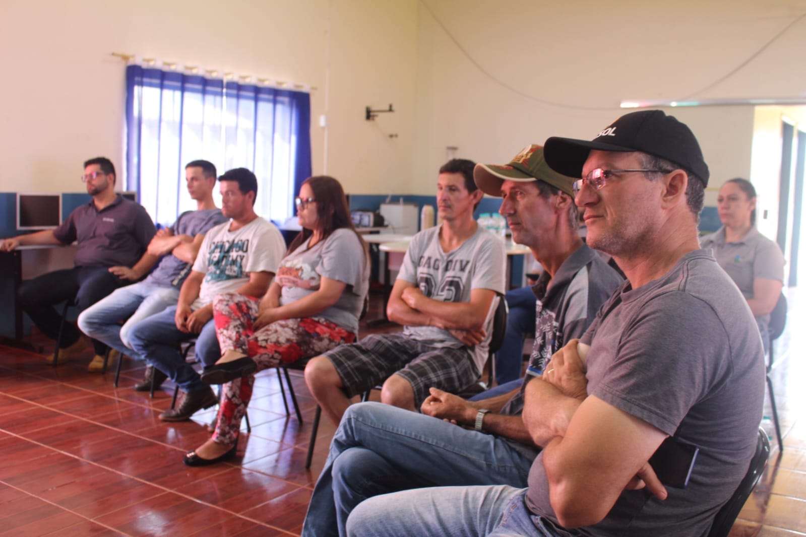 Rápido crescimento e fácil comercialização; Maracujá como fonte de renda é tema de reunião promovida pela Secretaria Municipal de Agricultura em parceria com o IDR-PR