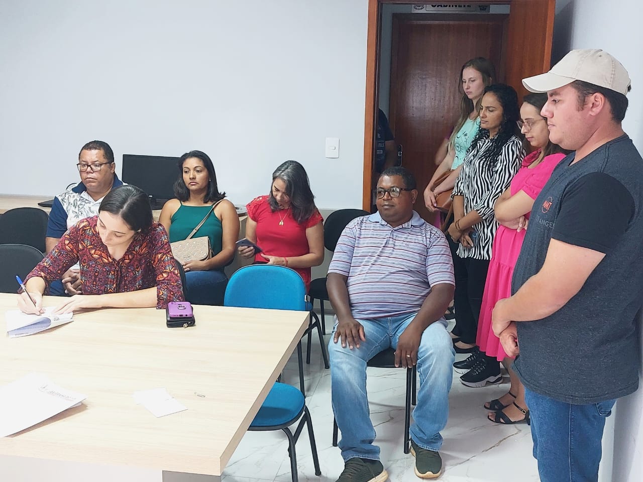 Prefeito Thiago Epifanio assina termo de posse de 21 novos servidores em Ariranha do Ivaí