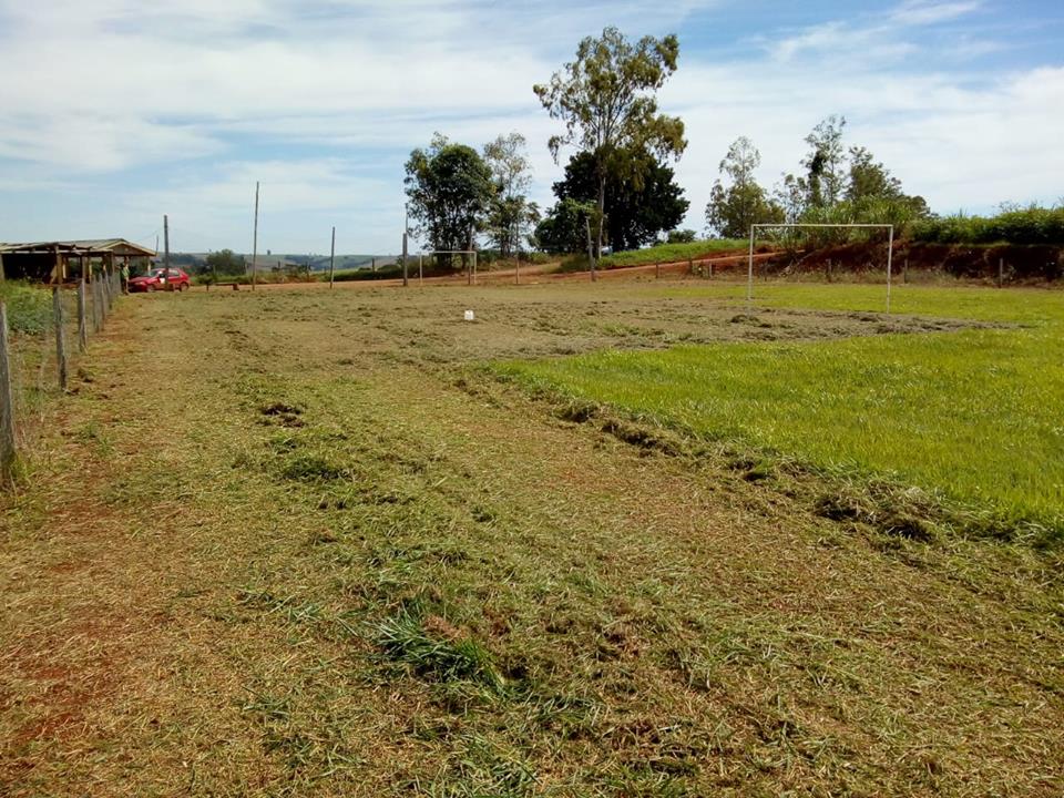 Roçagem no campo do Bairro Bom Jesus