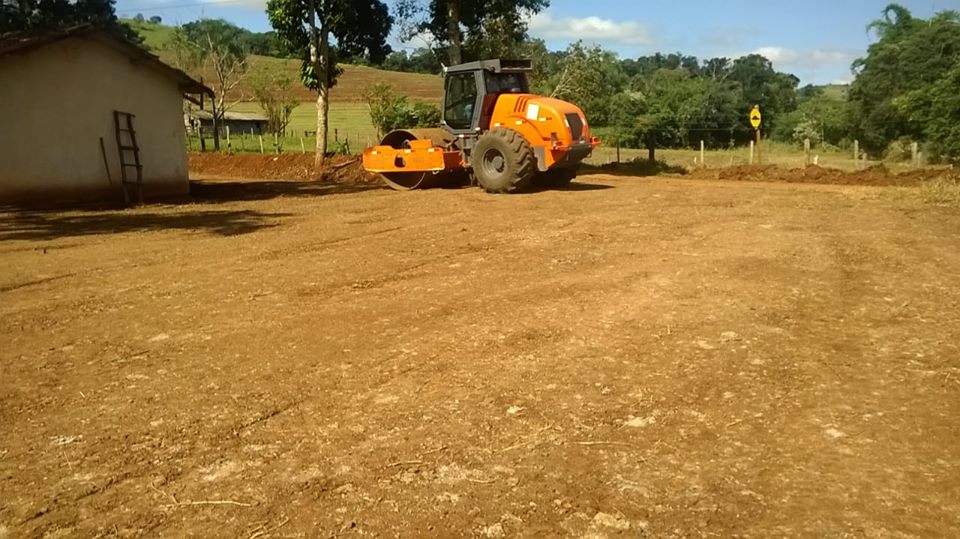 PATROLAMENTO E CASCALHAMENTO DO PATIO DA IGREJA DA COMUNIDADE DO SALTO DO ARIRANHA