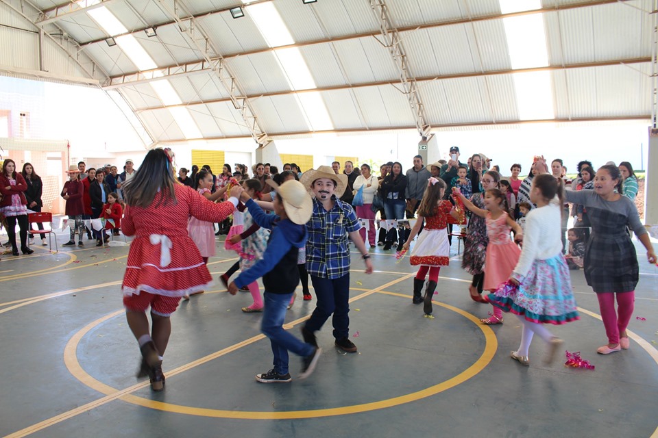 ARRAIA DA ESCOLA MUNICIPAL DEMÉTRIO VERENKA